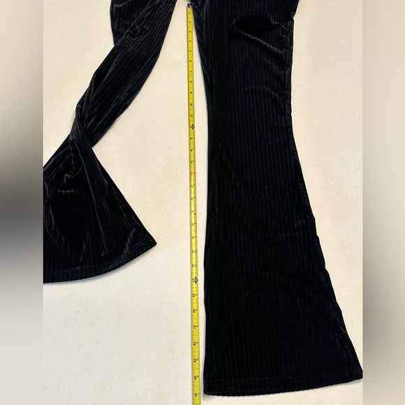 Shein Pull On Velvet Ribbed Flare Pants Size L Holiday Dress Up Slacks - Picture 6 of 6